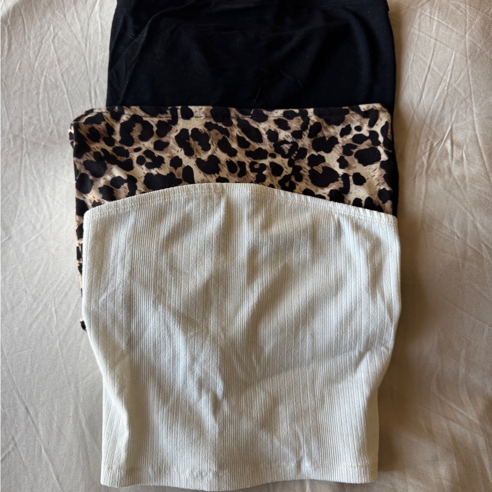 American Eagle Outfitters White and Leopard Print Top